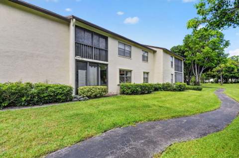 3329 Perimeter Drive, Greenacres FL - photo 21 of 33