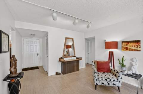 3329 Perimeter Drive, Greenacres FL - photo 8 of 33