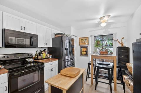 3329 Perimeter Drive, Greenacres FL - photo 7 of 33