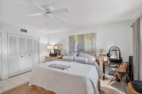 3329 Perimeter Drive, Greenacres FL - photo 12 of 33