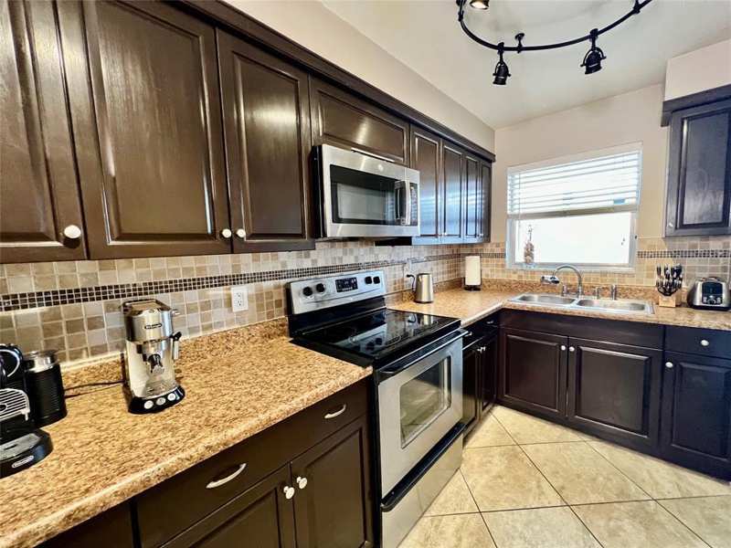 1 bedroom Condominium at 160 NE 8th Avenue #1b, Eldorado Country Club Apt Condo, Hallandale Beach — photo 1