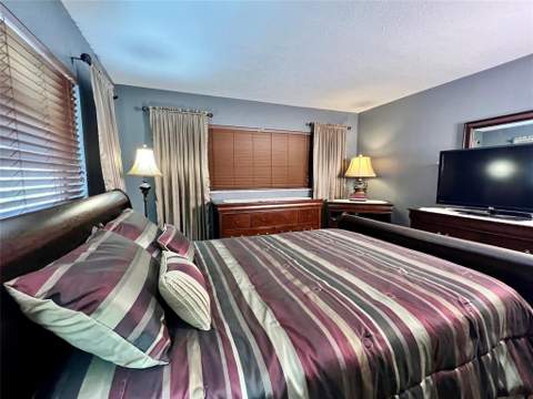 160 NE 8th Avenue #1b, Hallandale Beach FL - photo 6 of 14