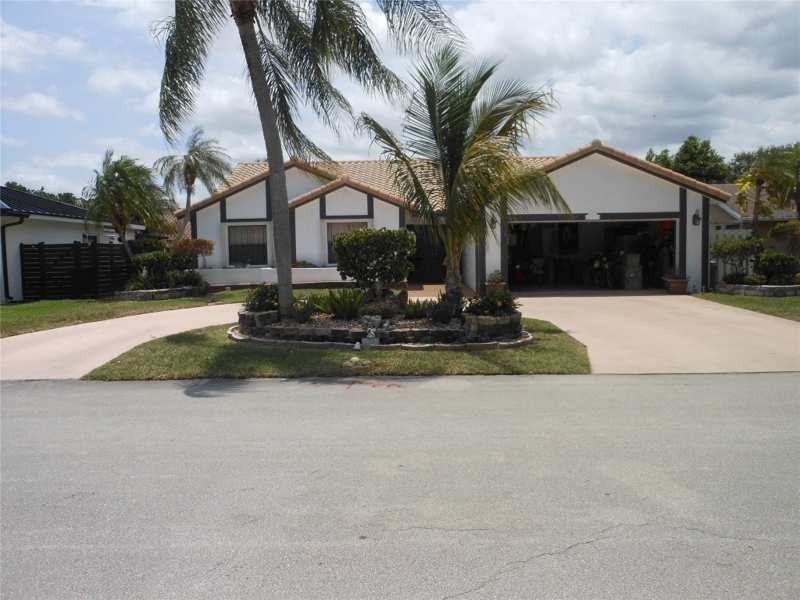 3 bedroom Single Family Residence at 8706 NW 83rd Street, Woodmont Tract 47, Tamarac — photo 1