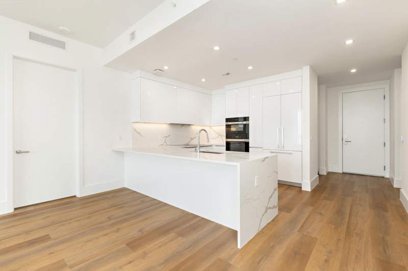 2 bedroom Condominium at 220 Lake Shore Drive #1809, Nautilus 220 Condo, Lake Park — photo 4