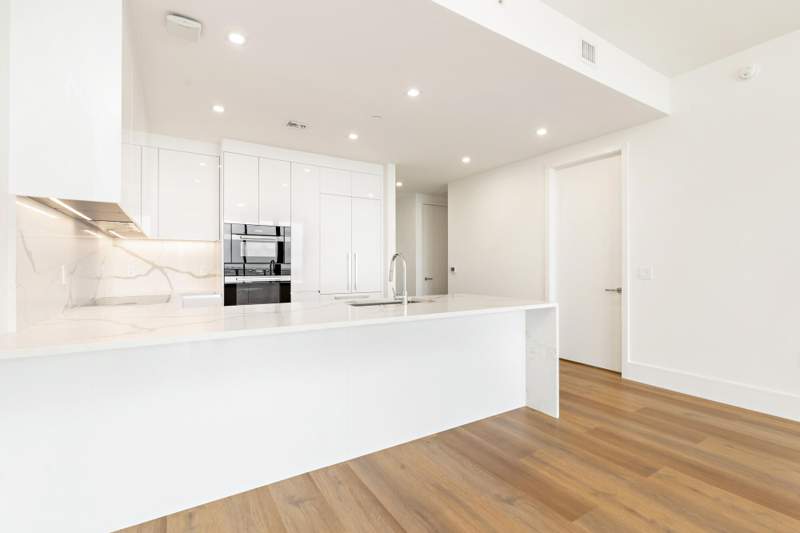 2 bedroom Condominium at 220 Lake Shore Drive #1809, Nautilus 220 Condo, Lake Park — photo 5