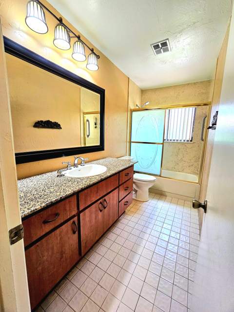 566 Village Lake Drive, Weston FL - photo 22 of 37