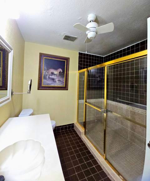 566 Village Lake Drive, Weston FL - photo 19 of 37