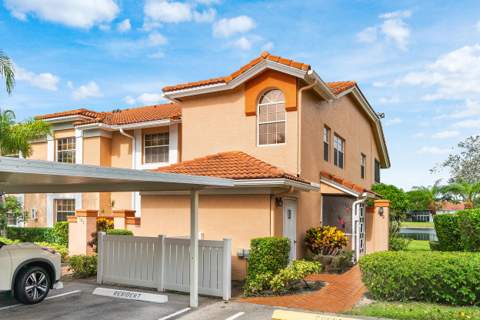 9829 Seacrest Circle #202, Boynton Beach FL - photo 7 of 38