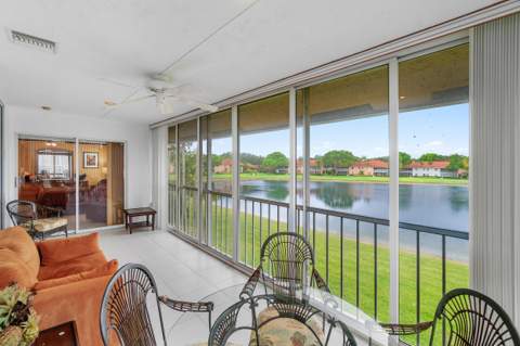 9829 Seacrest Circle #202, Boynton Beach FL - photo 15 of 38