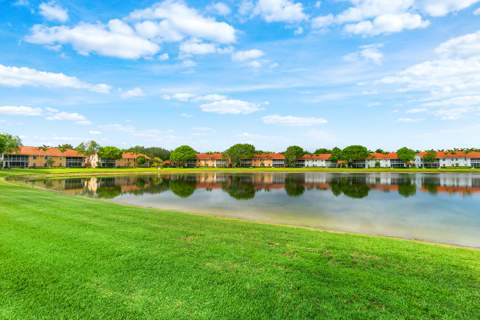 9829 Seacrest Circle #202, Boynton Beach FL - photo 24 of 38