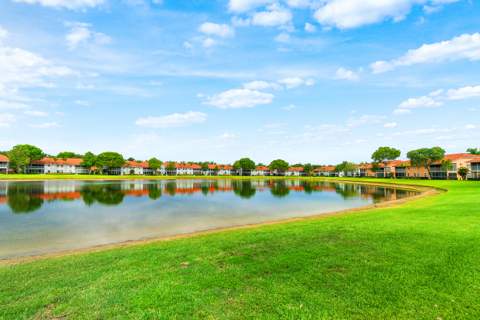 9829 Seacrest Circle #202, Boynton Beach FL - photo 8 of 38