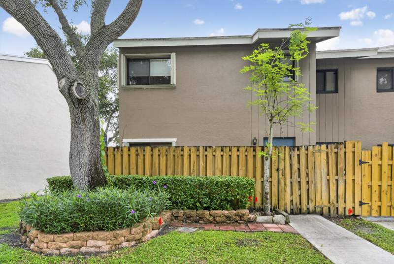 3 bedroom Townhouse at 5182 S University Drive, Saddle-Up Plat, Davie — photo 3