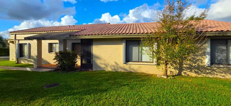 3 bedroom Villa at 566 Village Lake Drive, Patio Villas Section One At Bonaventure, Weston — photo 4