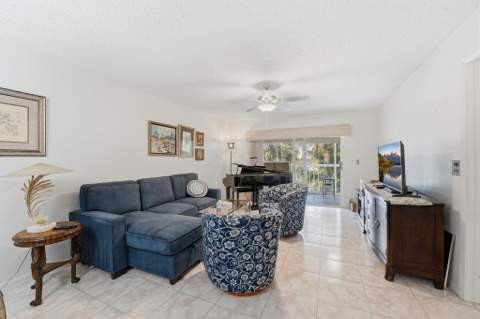 3146 Via Poinciana #307, Lake Worth FL - photo 14 of 44