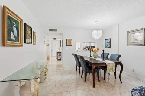 3146 Via Poinciana #307, Lake Worth FL - photo 12 of 44