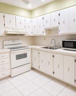 175 Flanders D, Delray Beach FL - photo 6 of 17
