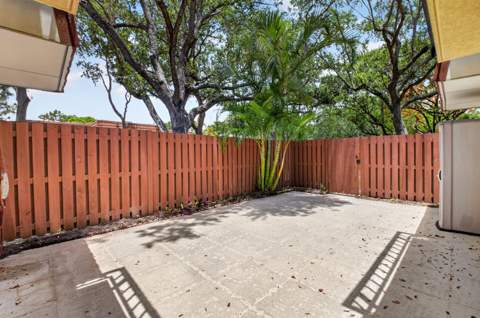 1565 Augusta Circle #103, Delray Beach FL - photo 24 of 31