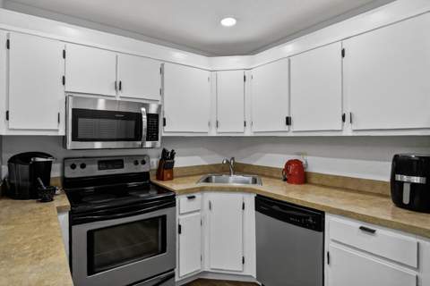5930 Whispering Pine Way #B-2, Greenacres FL - photo 7 of 30