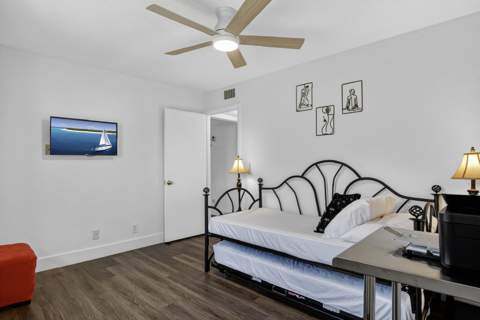 5930 Whispering Pine Way #B-2, Greenacres FL - photo 13 of 30