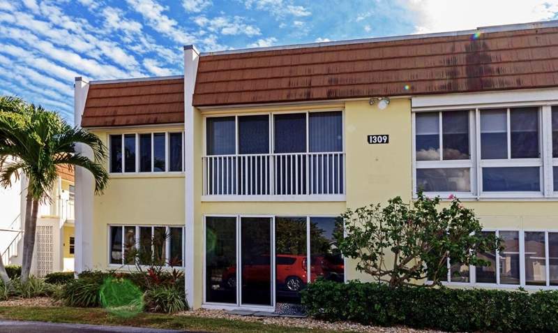 1 bedroom Condominium at 1309 Bayshore Drive #203, Colonnades Condominium No 1, Fort Pierce — photo 5