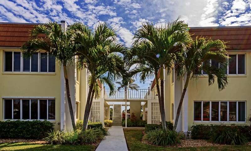 1 bedroom Condominium at 1309 Bayshore Drive #203, Colonnades Condominium No 1, Fort Pierce — photo 1