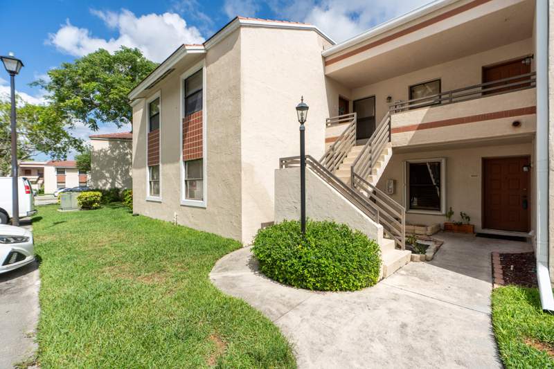 2 bedroom Condominium at 9819 NW 3rd Court #3, Quatraine At Jacaranda Gardens, Plantation — photo 2