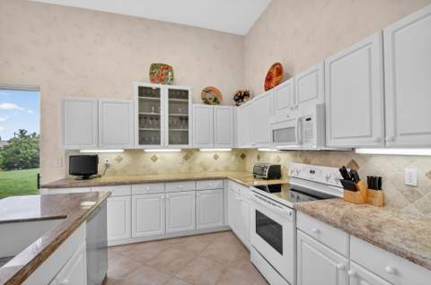7760 Carrington Court, Boynton Beach FL - photo 15 of 98