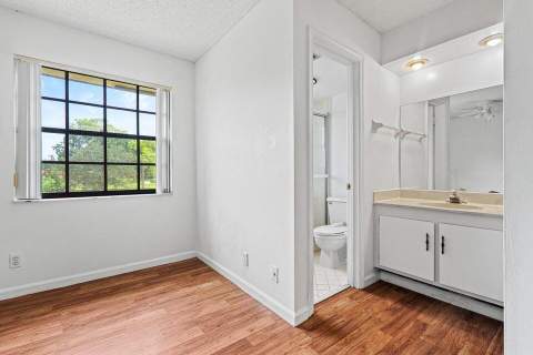 4151 Oak Terrace Drive #4151, Greenacres FL - photo 12 of 32