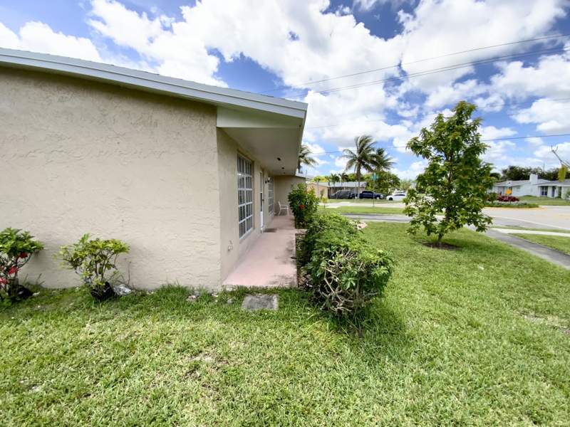 3 bedroom Single Family Residence at 9791 NW 25th Court, Sunrise Golf Village Sec 20, Sunrise — photo 4