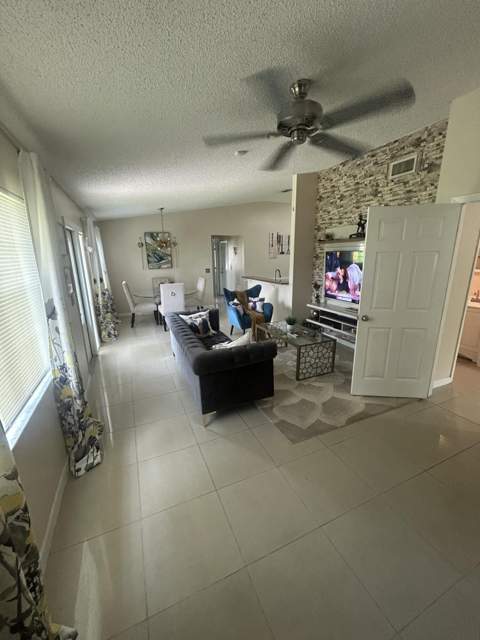 201 Maplewood Drive #201, Greenacres FL - photo 20 of 26