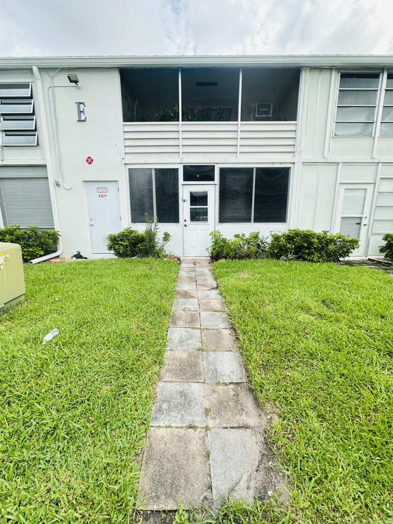 1 bedroom Condominium at 86 Markham E, Markham E Condo, Deerfield Beach — photo 1