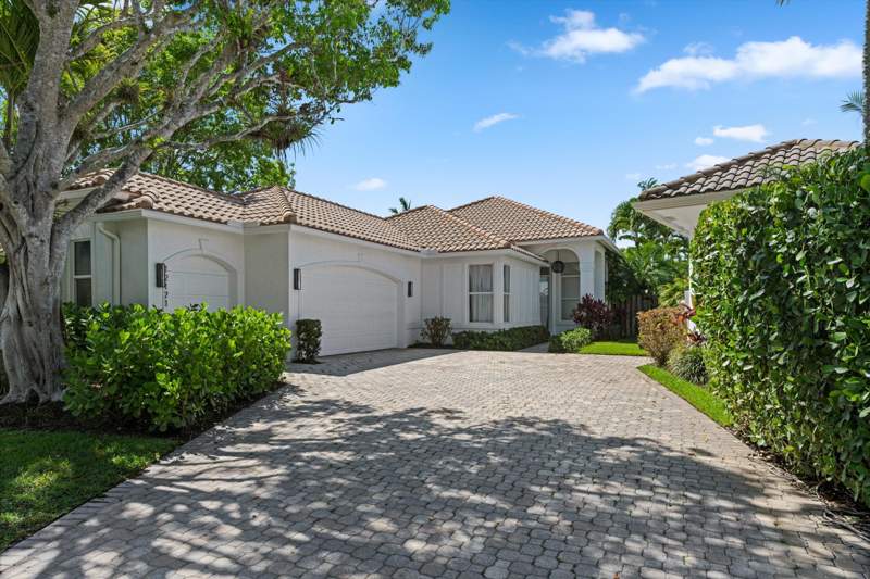 3 bedroom Single Family Residence at 12171 Glen Bay Drive, Eagles Landing Of P B Polo And Country Club Wellin, Wellington — photo 3