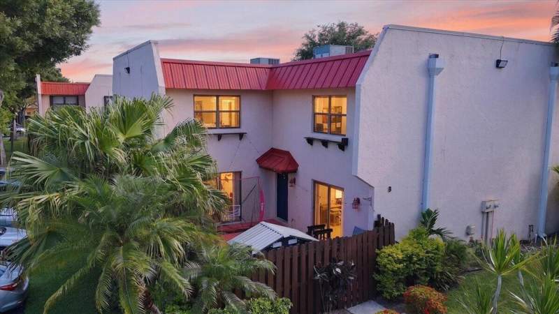 2 bedroom Townhouse at 6351 Seven Springs Boulevard #B, Seven Springs 1, Greenacres — photo 2