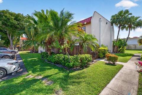 6351 Seven Springs Boulevard #B, Greenacres FL - photo 21 of 30