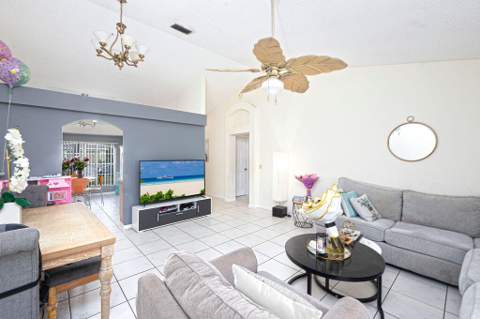 1634 SW Duclair Avenue, Port St. Lucie FL - photo 10 of 40