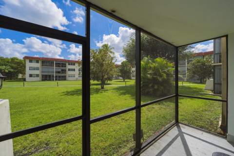 9523 N Hollybrook Lake Drive #103, Pembroke Pines FL - photo 24 of 50