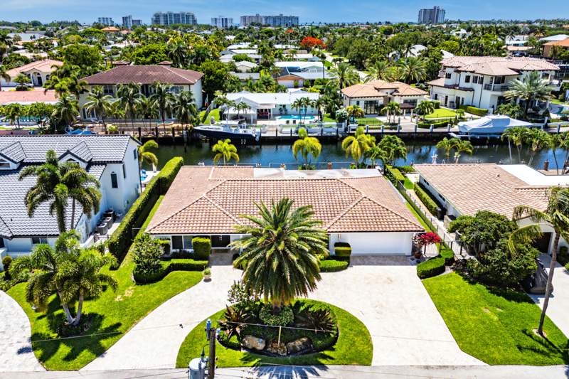 4 bedroom Single Family Residence at 4230 NE 24th Avenue, Venetian Isles 3rd Sec, Lighthouse Point — photo 2