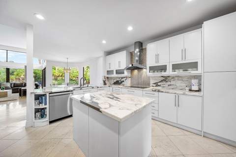 4976 Bocaire Boulevard, Boca Raton FL - photo 13 of 60