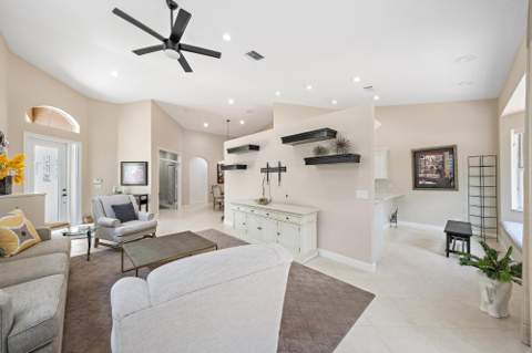8164 Sandpiper Way, West Palm Beach FL - photo 12 of 51