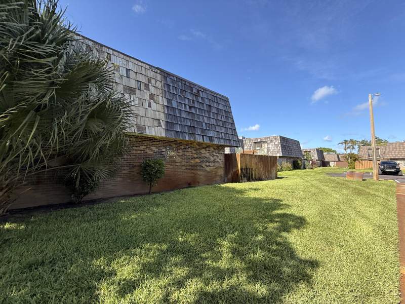 2 bedroom Townhouse at 1684 Forest Lakes Circle #A, Forest Lakes, West Palm Beach — photo 2