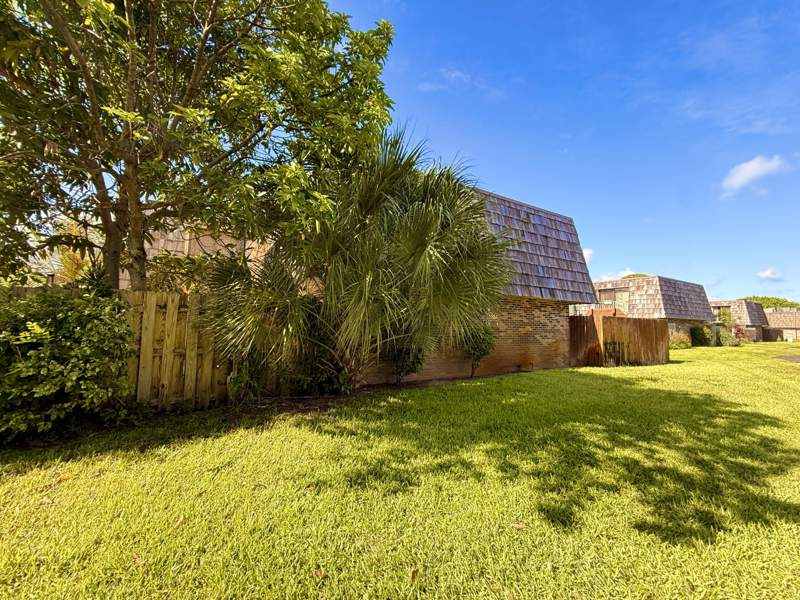 2 bedroom Townhouse at 1684 Forest Lakes Circle #A, Forest Lakes, West Palm Beach — photo 4
