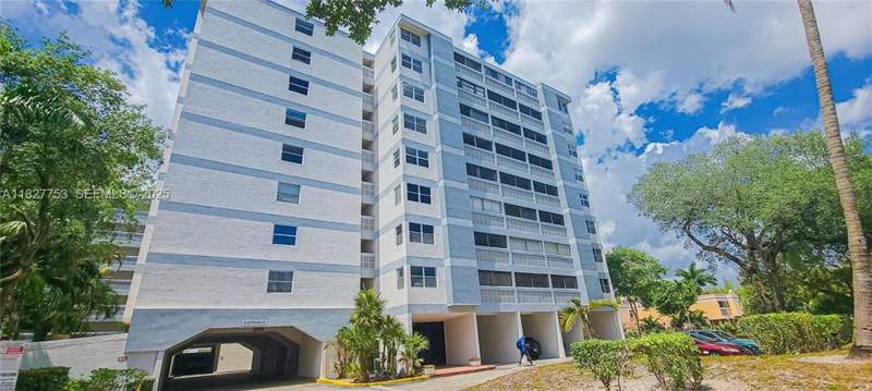 3 bedroom Condominium at 3301 Spanish Moss Terrace #219, Lakes Of Inverrary Condo, Lauderhill — photo 2
