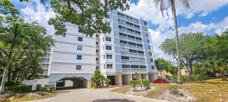 3 bedroom Condominium at 3301 Spanish Moss Terrace #219, Lakes Of Inverrary Condo, Lauderhill — photo 3