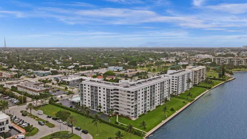 2 bedroom Condominium at 301 Lake Shore Drive #809, Lake Harbour Towers Condo, Lake Park — photo 2