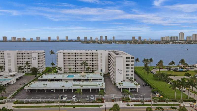 2 bedroom Condominium at 301 Lake Shore Drive #809, Lake Harbour Towers Condo, Lake Park — photo 4