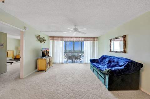 301 Lake Shore Drive #809, Lake Park FL - photo 9 of 37