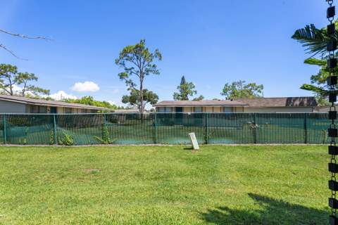1201 SE Parkview Place #G4, Stuart FL - photo 24 of 36