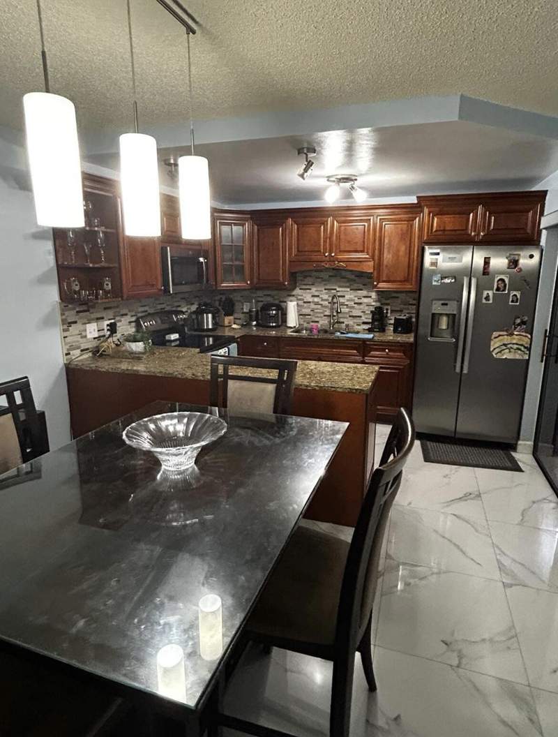 2 bedroom Townhouse at 341 Lake Arbor Drive, Lakewood, Palm Springs — photo 4
