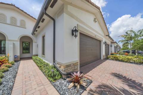 7524 N Blue Spring Drive, Parkland FL - photo 7 of 73