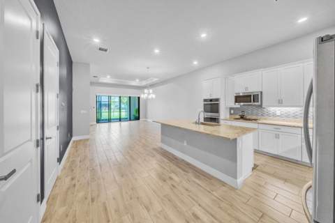 7524 N Blue Spring Drive, Parkland FL - photo 18 of 73